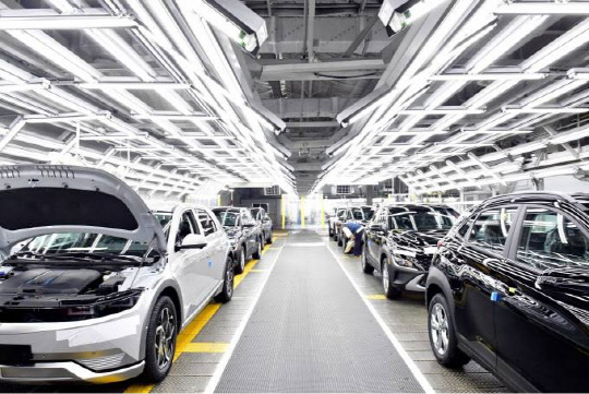 현대자동차 아이오닉5 울산공장 생산 라인. 현대차 제공